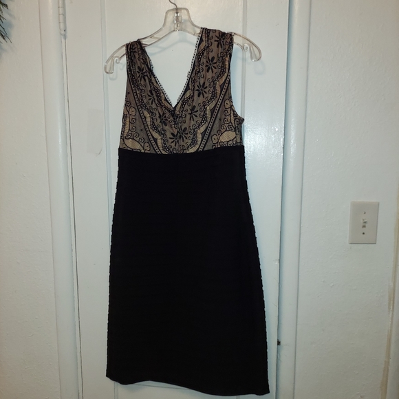 Women's lace bodice - Picture 2 of 5